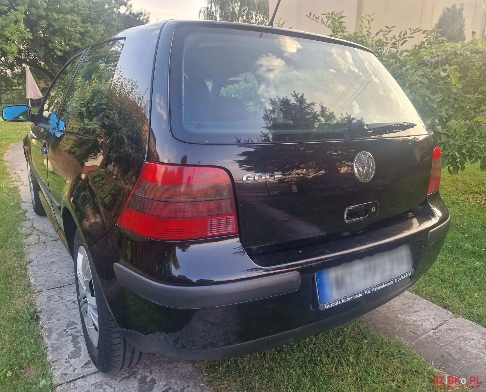 2001' Volkswagen Golf photo #5