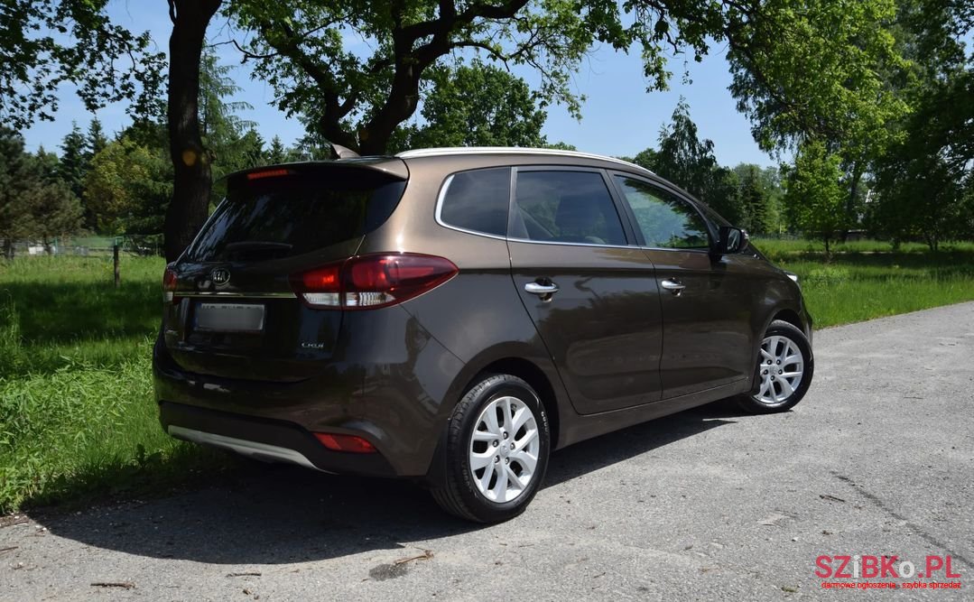 2017' Kia Carens photo #6