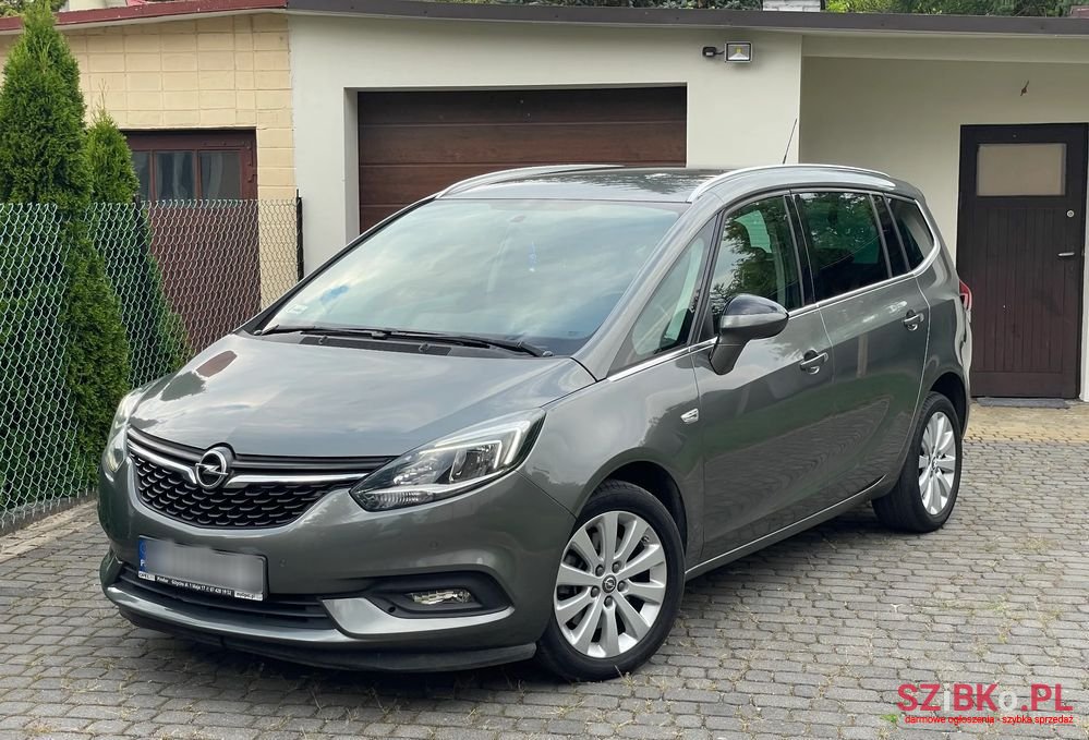 2016' Opel Zafira photo #1