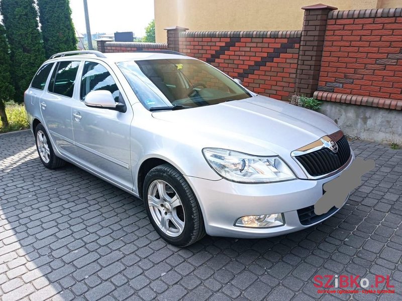 2010' Skoda Octavia 1.8 Tsi Elegance photo #2