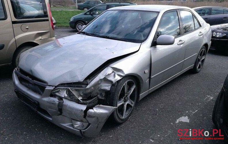 2000' Lexus IS 200 photo #1