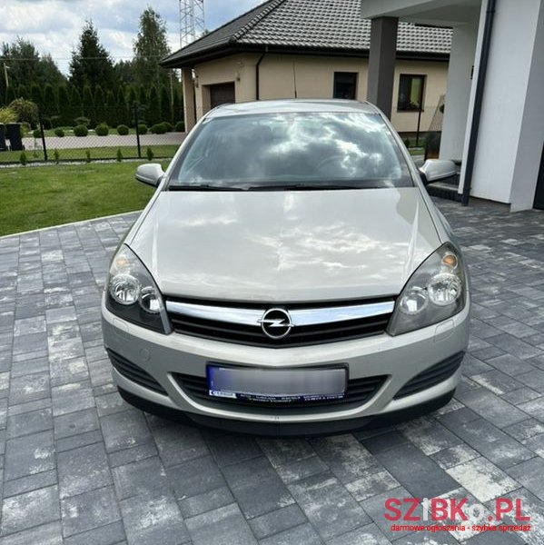 2006' Opel Astra Gtc 1.4 Edition photo #2