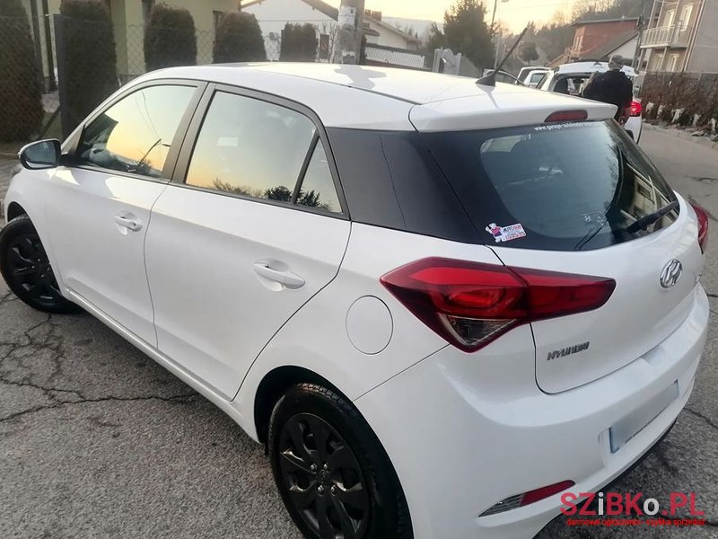 2017' Hyundai i20 photo #3