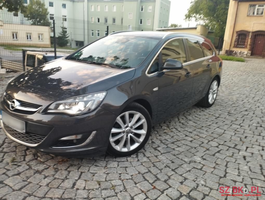 2015' Opel Astra photo #1