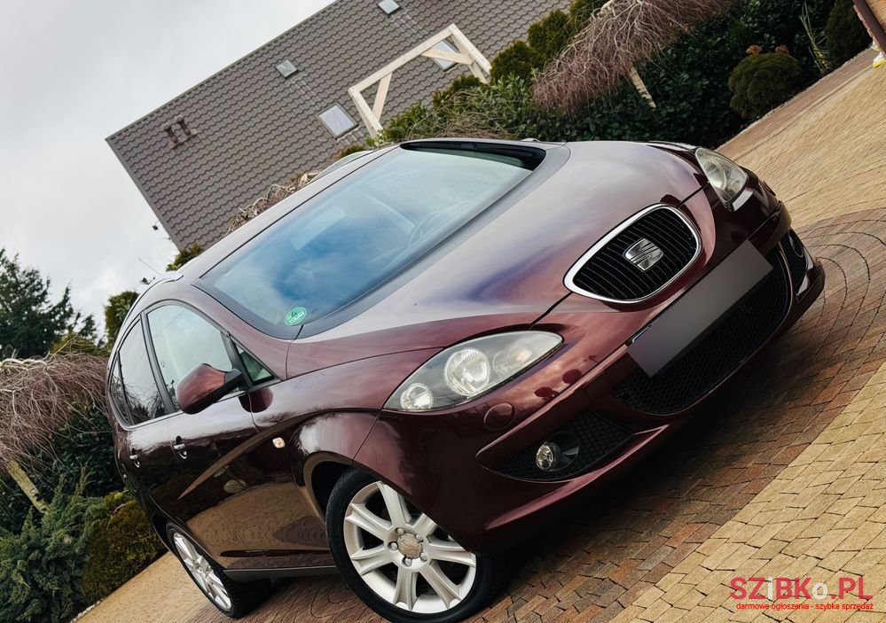 2008' SEAT Altea XL photo #2