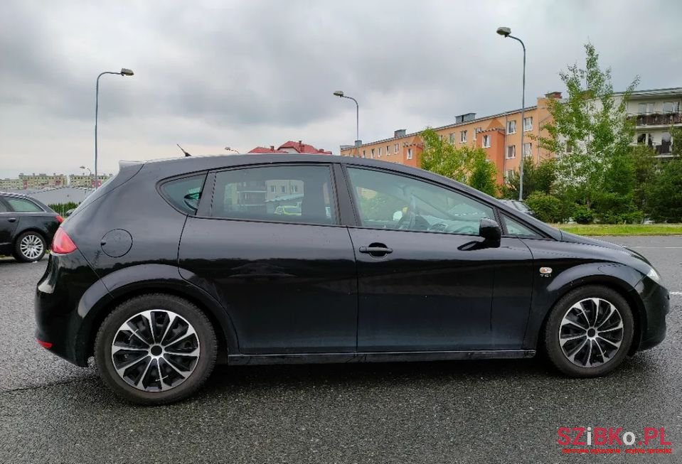 2009' SEAT Leon photo #3
