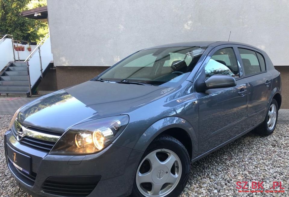 2008' Opel Astra photo #2