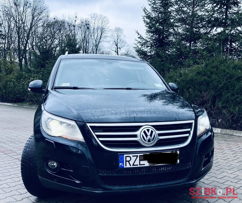 2009' Volkswagen Tiguan photo #1