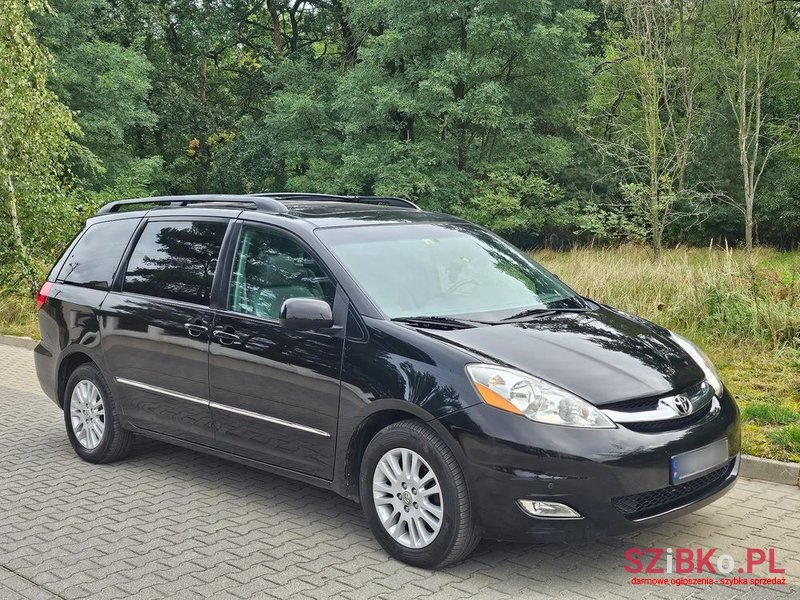 2008' Toyota Sienna 3.5 V6 Se photo #1