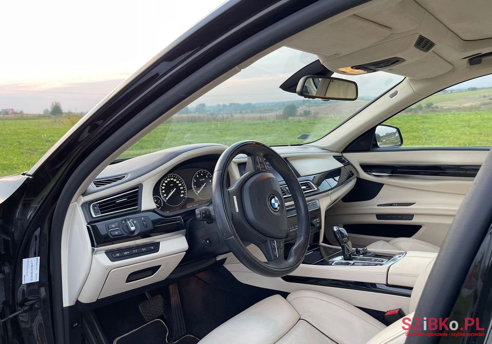 2011' BMW Seria 7 photo #4