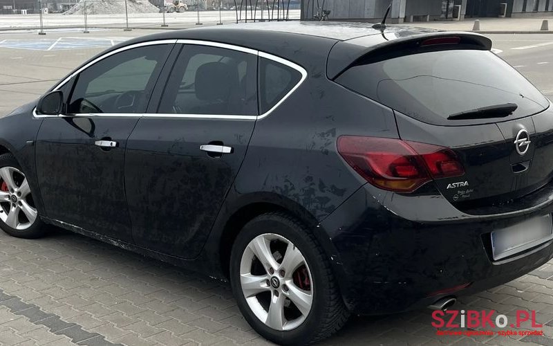 2010' Opel Astra Iv 1.6 T Cosmo photo #4