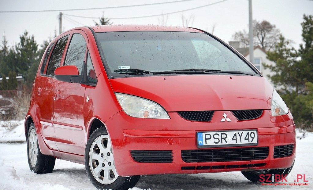 2006' Mitsubishi Colt photo #3