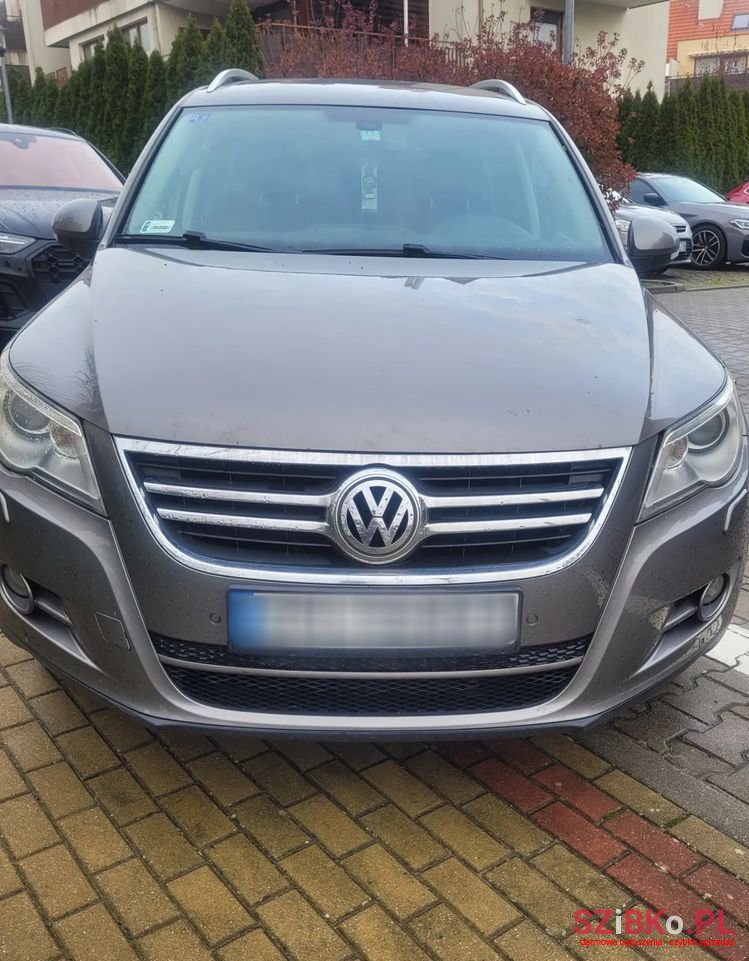 2010' Volkswagen Tiguan 2.0 Tdi 4Mot Track Dsg photo #2