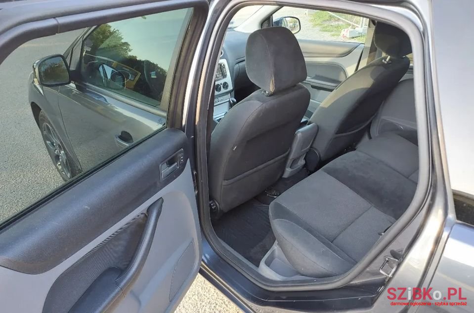 2008' Ford Focus photo #5