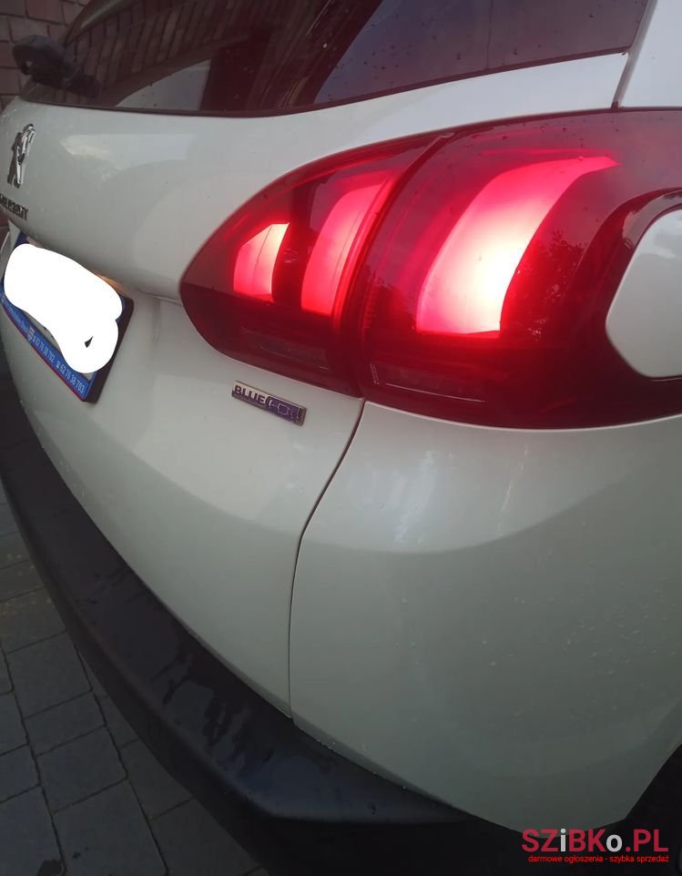 2016' Peugeot 2008 photo #6