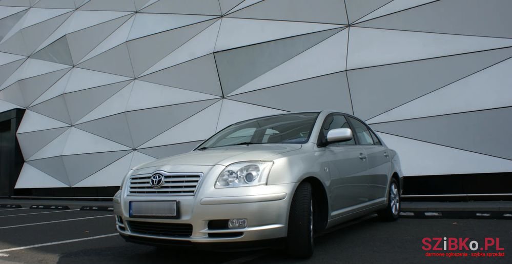 2004' Toyota Avensis 2.0 Vvt-I Prestige photo #2