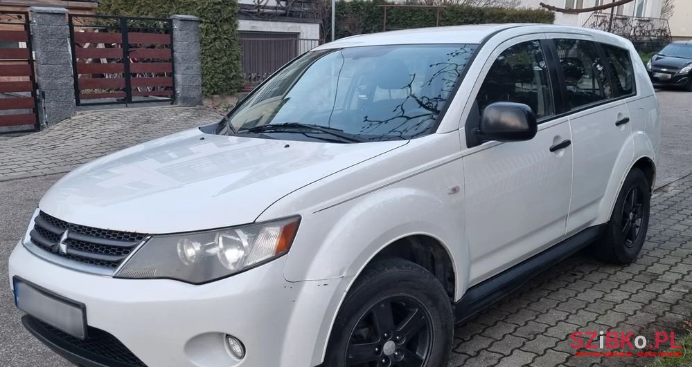 2008' Mitsubishi Outlander photo #6