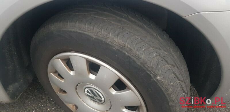 2001' Volkswagen New Beetle photo #6