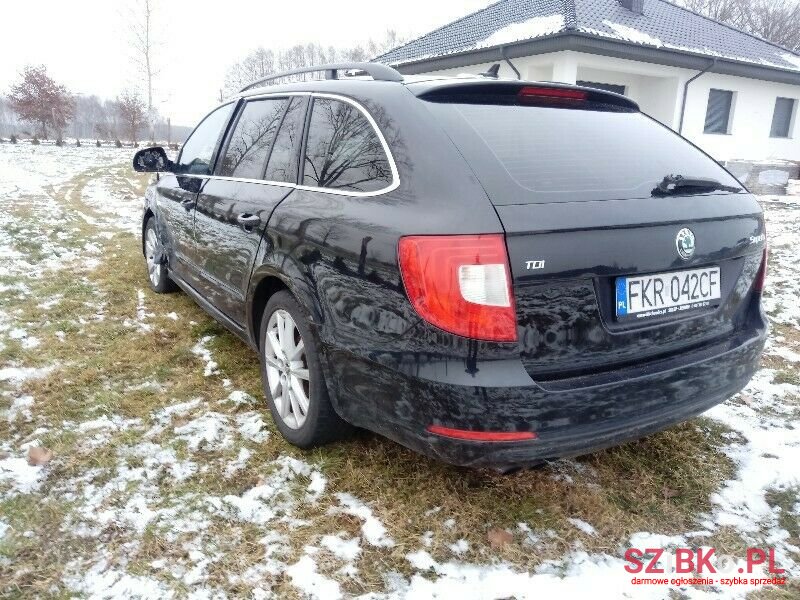 2013' Skoda Superb photo #5