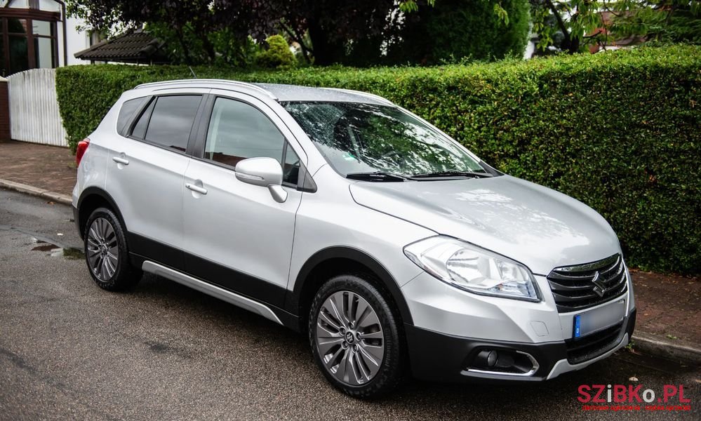 2015' Suzuki SX4 S-Cross photo #3