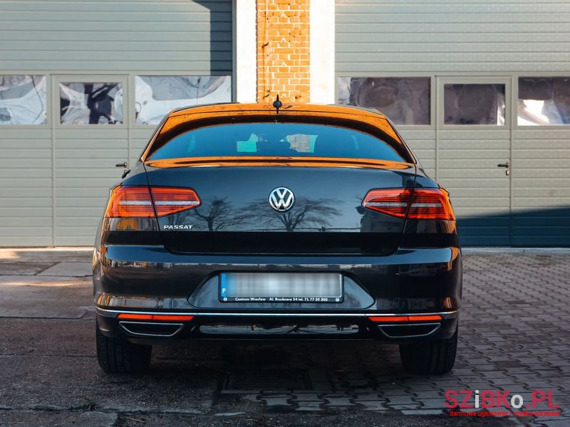 2017' Volkswagen Passat photo #6