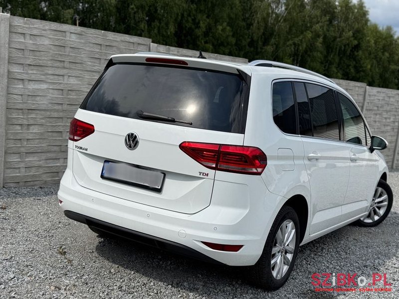 2016' Volkswagen Touran photo #2