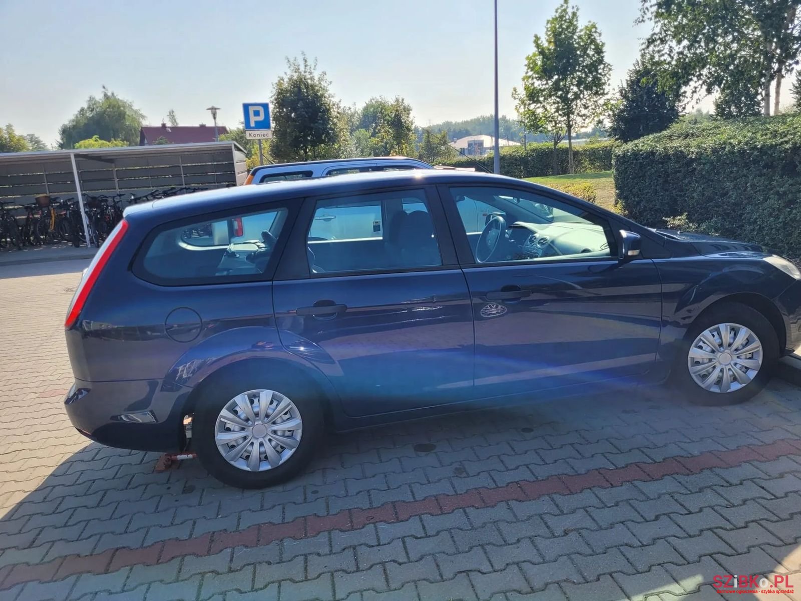 2010' Ford Focus photo #6