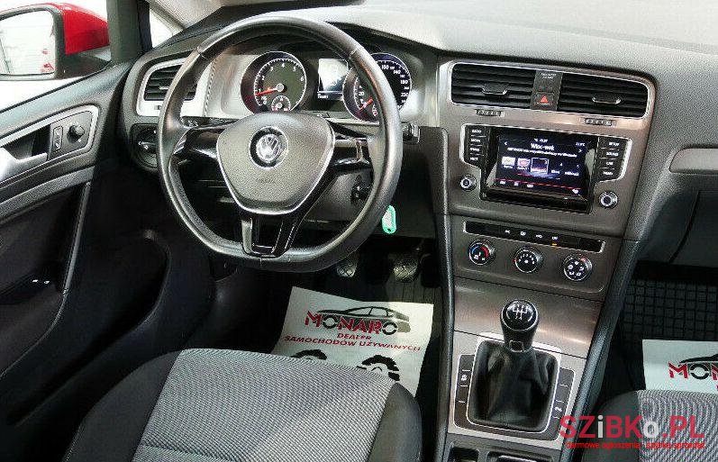 2015' Volkswagen Golf photo #2