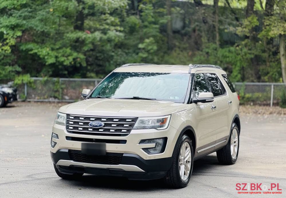 2018' Ford Explorer photo #1