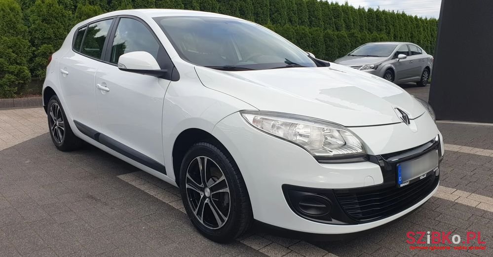 2014' Renault Megane photo #3