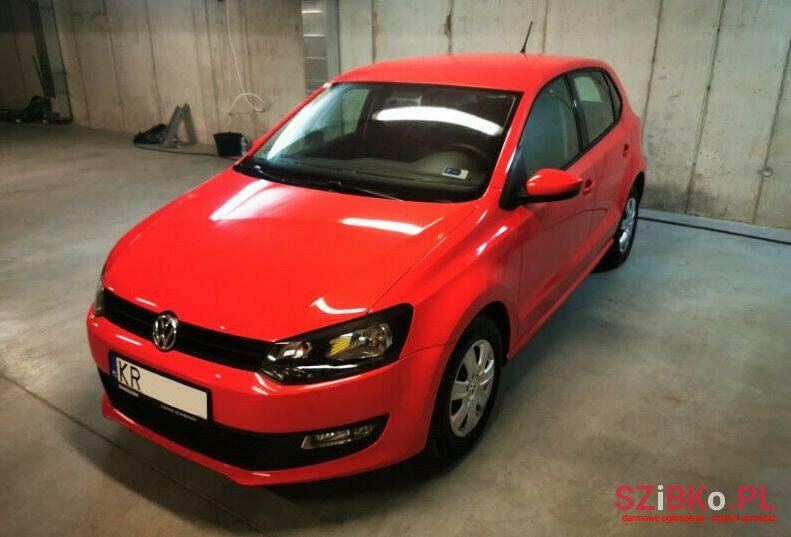 2011' Volkswagen Polo photo #1