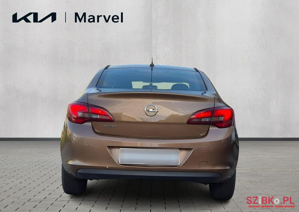 2015' Opel Astra photo #4