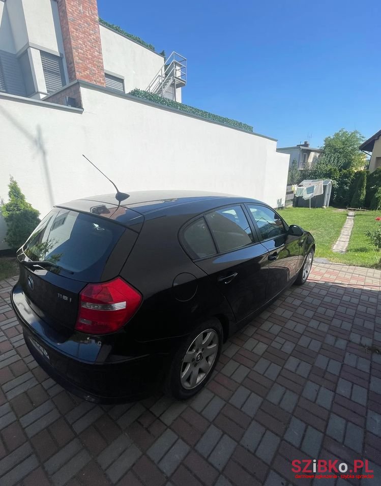 2009' BMW 1 Series photo #4