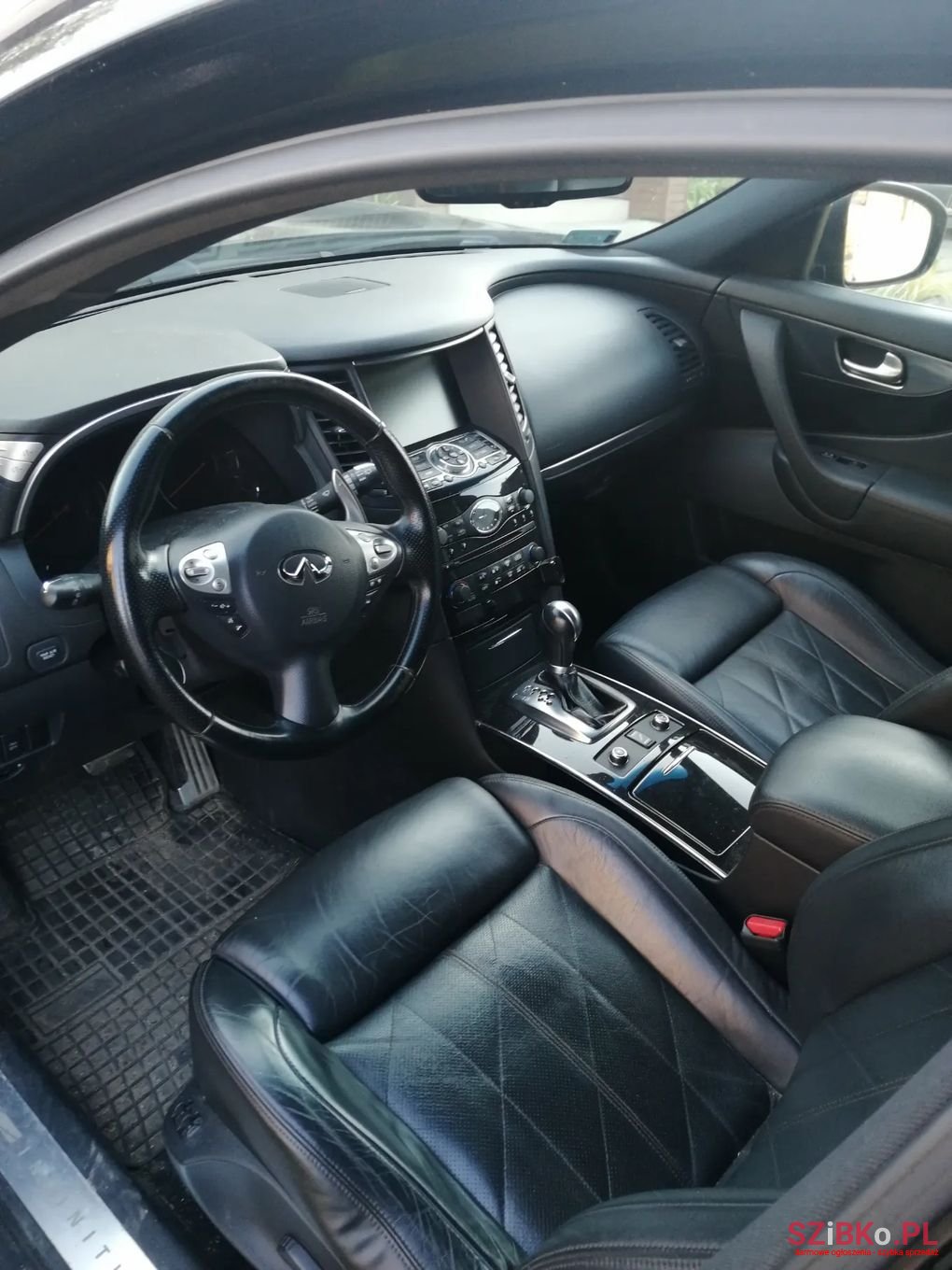 2010' Infiniti FX photo #4