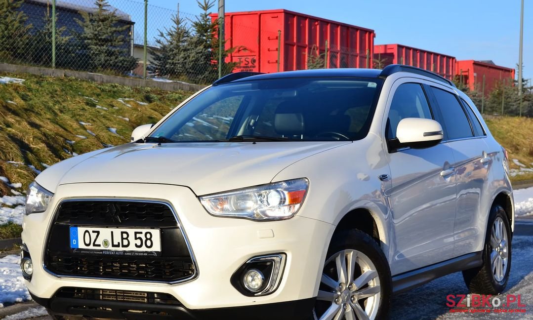 2012' Mitsubishi ASX photo #1