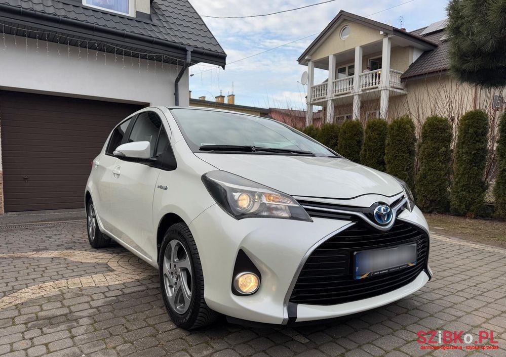2015' Toyota Yaris photo #3