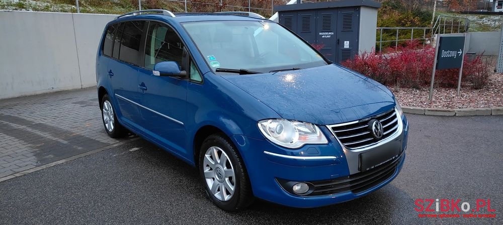 2008' Volkswagen Touran photo #4