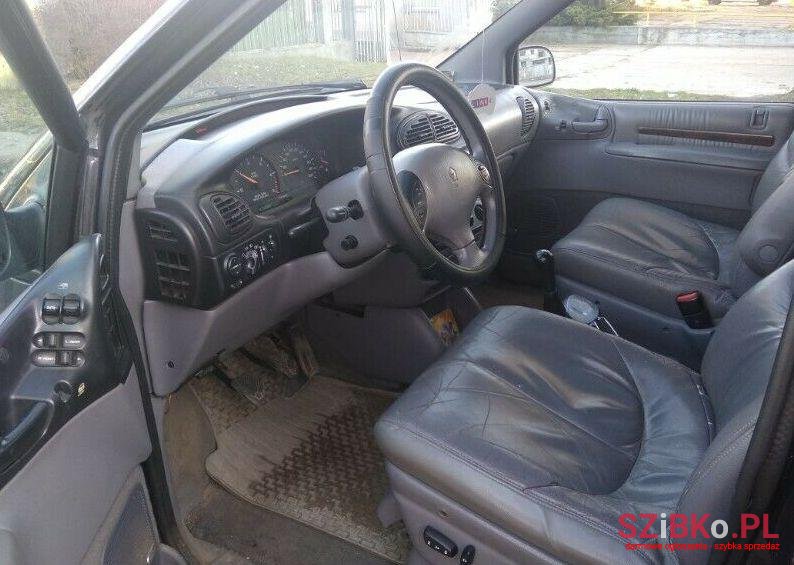 1999' Chrysler Grand Vojager photo #1