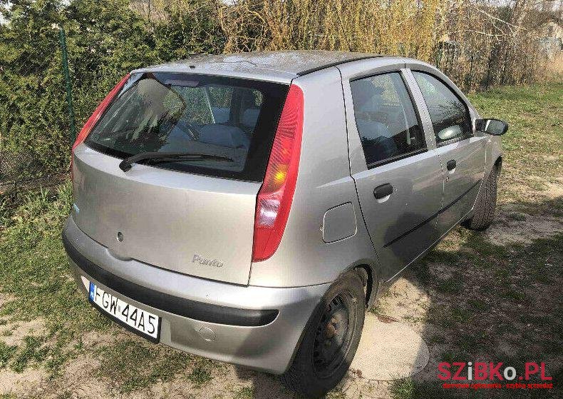 2002' Fiat Punto photo #1