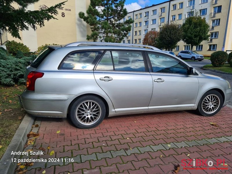 2003' Toyota Avensis photo #1