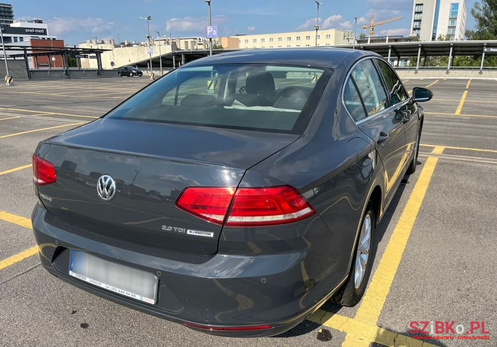 2017' Volkswagen Passat photo #4