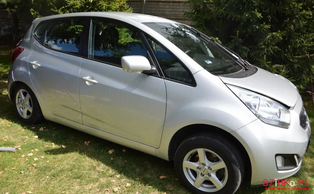 2011' Kia Venga photo #1