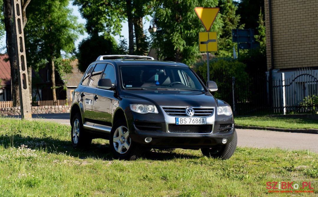 2007' Volkswagen Touareg photo #1