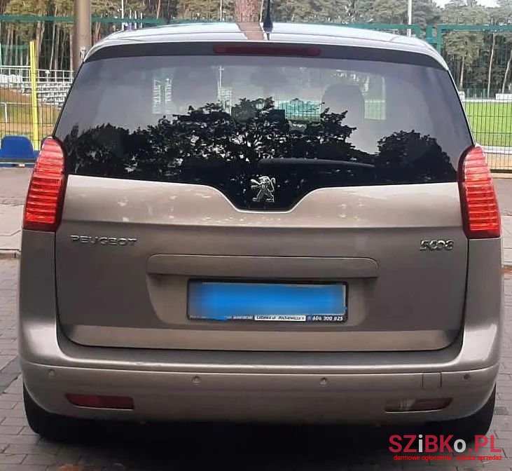 2010' Peugeot 5008 photo #5