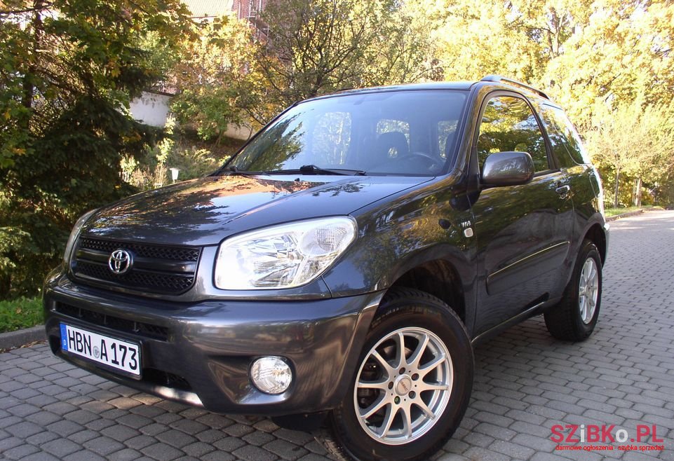 2005' Toyota RAV4 photo #1