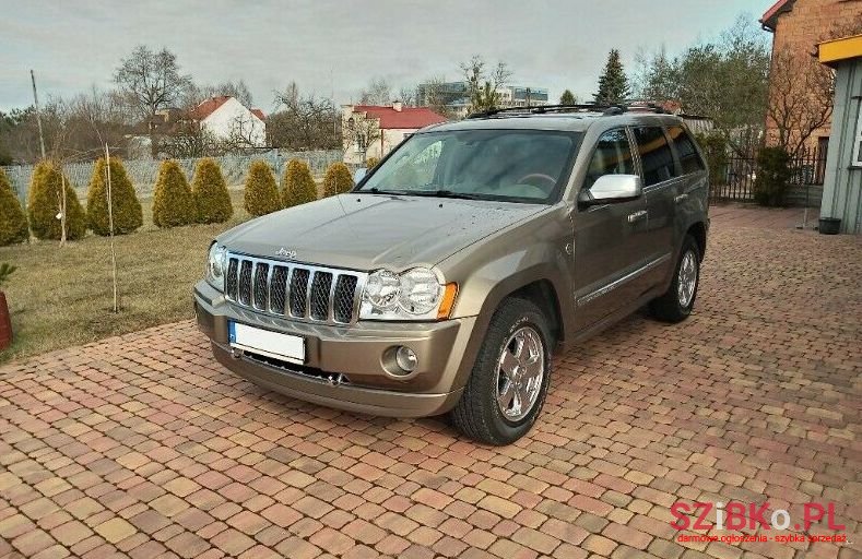 2006' Jeep Grand Cherokee photo #1