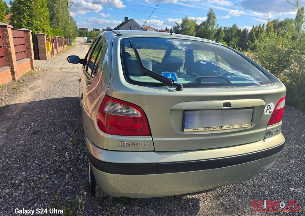 2000' Renault Megane photo #5