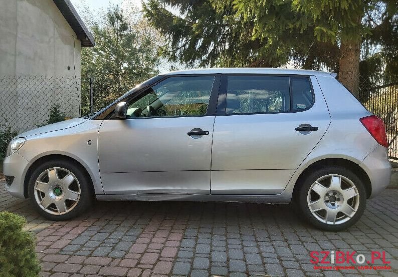 2012' Skoda Fabia photo #1