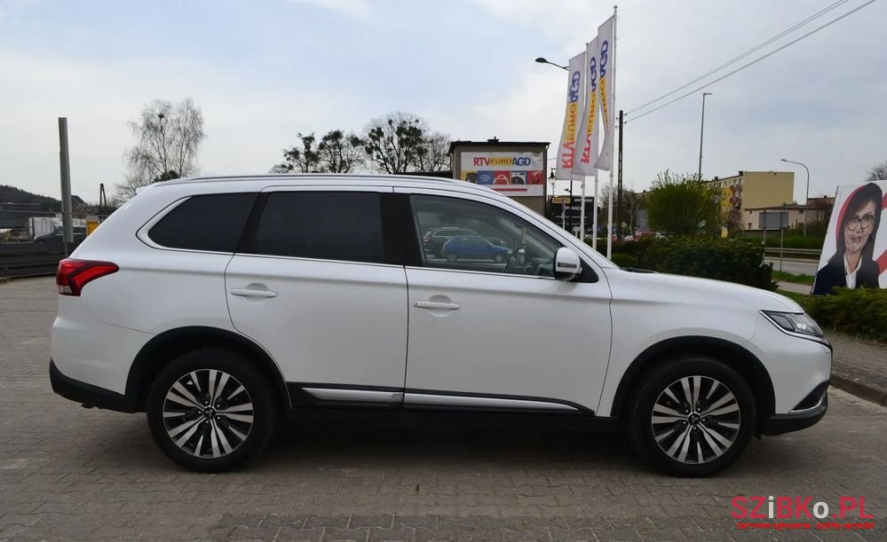 2018' Mitsubishi Outlander photo #3