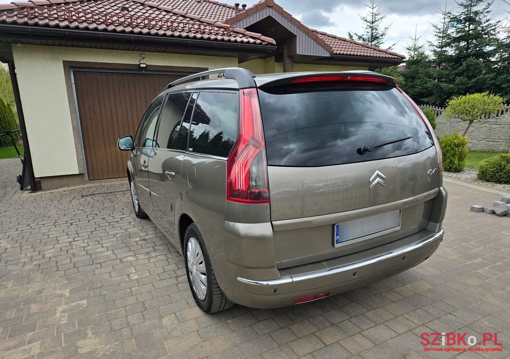 2008' Citroen C4 Grand Picasso photo #3